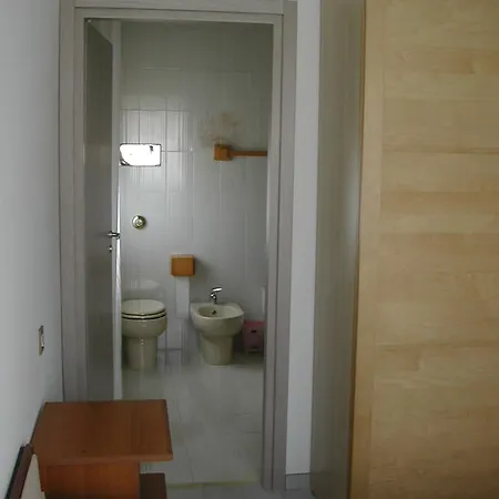 Bed Ventitre בית הארחה 3*