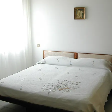 Bed Ventitre בית הארחה